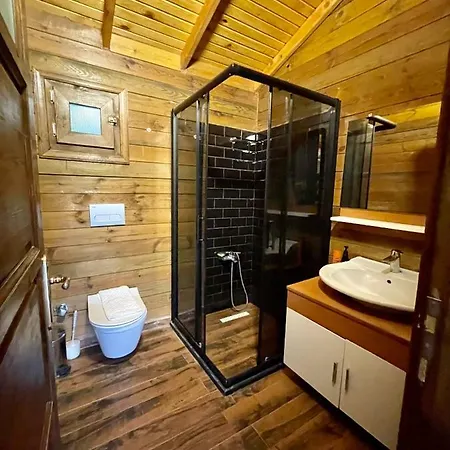 Pleasant Surrounded By Nature In Karamursel, Kocaeli Inn Karamursel